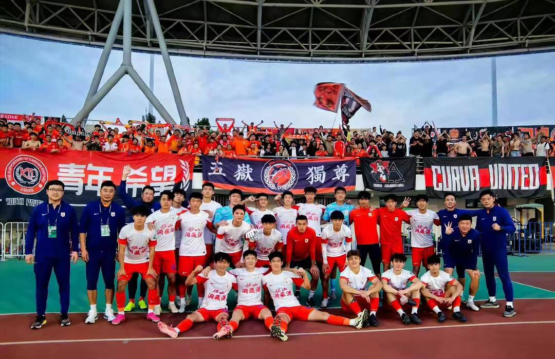 年轻球员崭露头角，助球队取得连胜